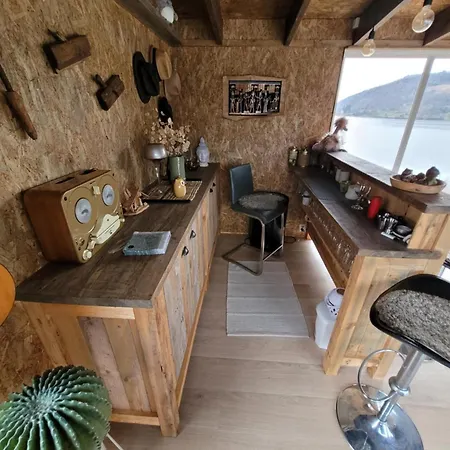 Emberland Vannet , Sveio