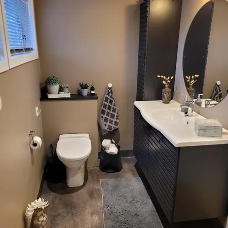 Emberland Vannet , * Sveio