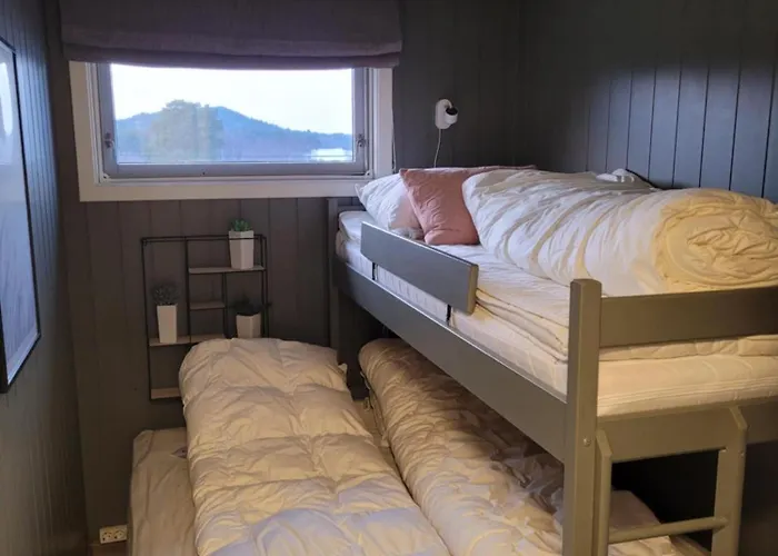 Emberland Vannet , * Sveio